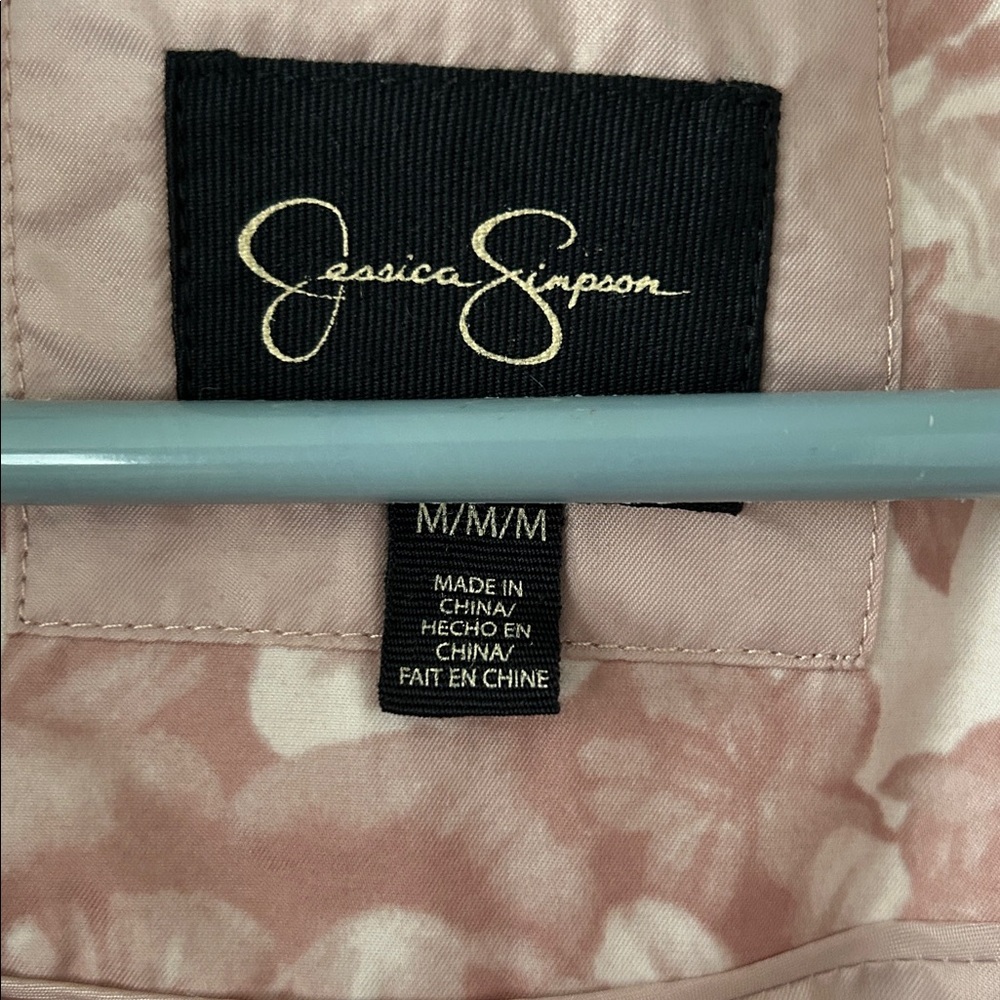 Jessica Simpson, pink and cream coat - Picture 4 of 5